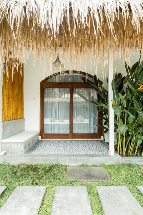 Suku Lifestyle Hotel & Villas Selong Blanak Exterior foto