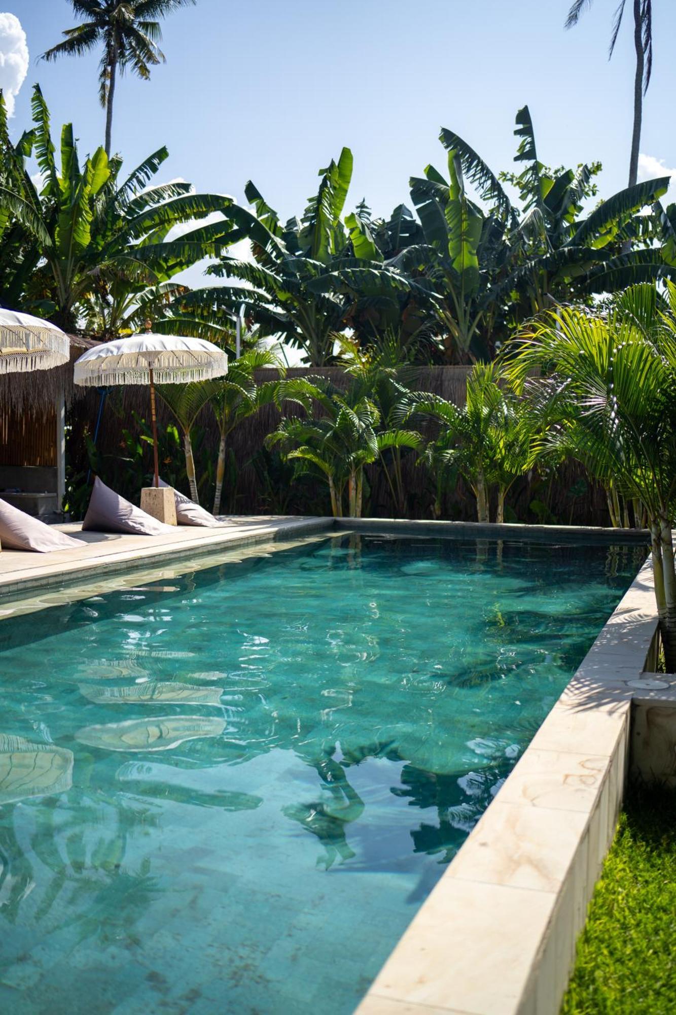 Suku Lifestyle Hotel & Villas Selong Blanak Exterior foto