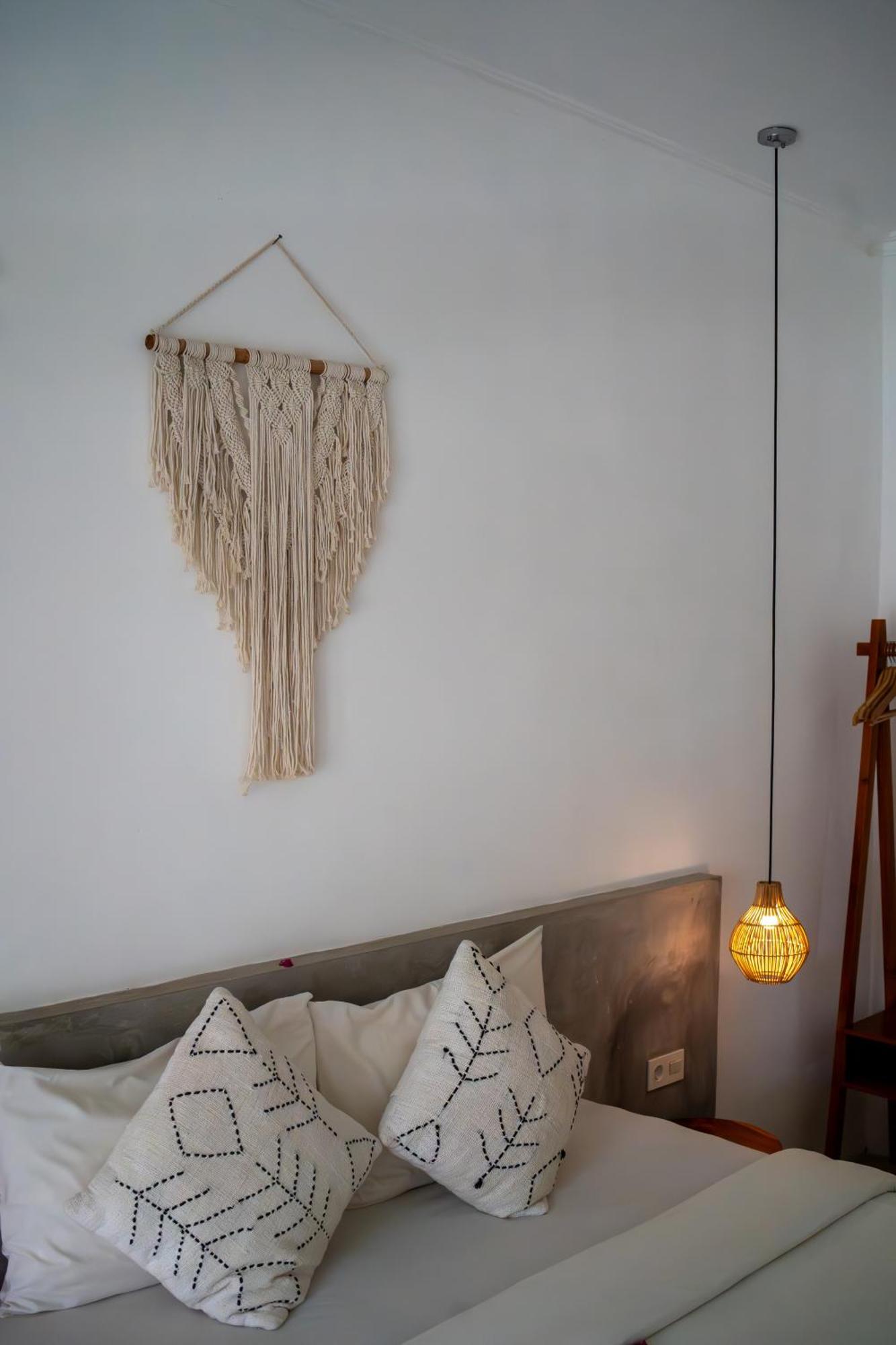 Suku Lifestyle Hotel & Villas Selong Blanak Exterior foto