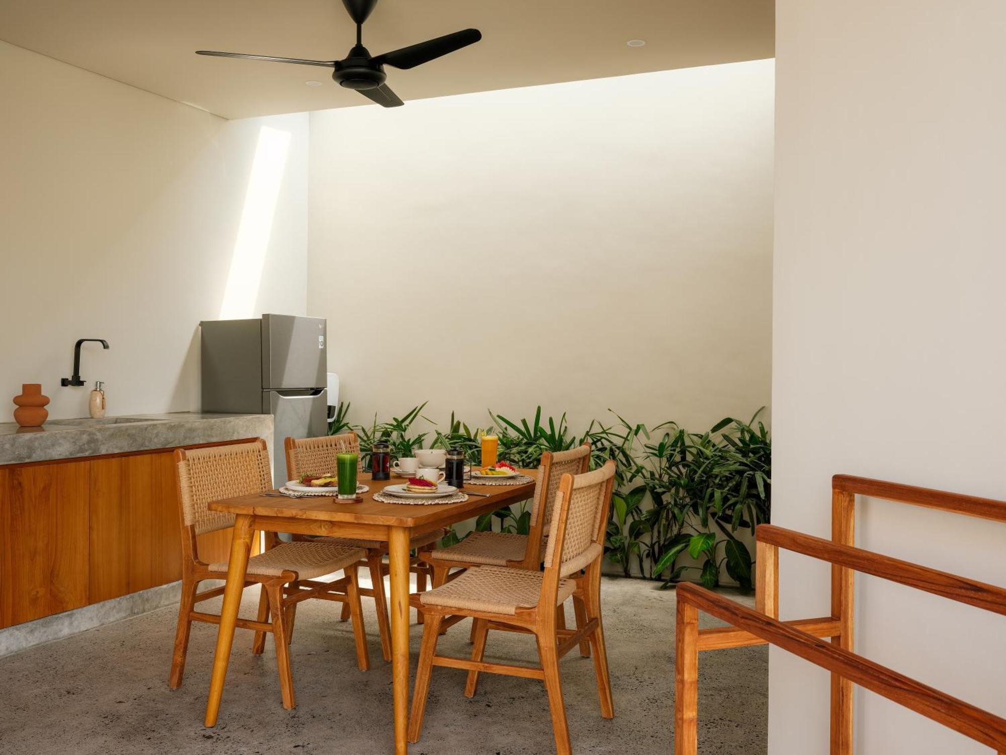 Suku Lifestyle Hotel & Villas Selong Blanak Exterior foto